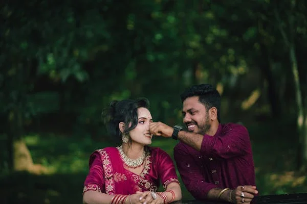 স্ত্রীকে খুশি করার ৮ উপায়