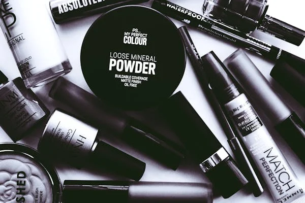 রাসায়নিকে ভর্তি কসমেটিক্স আইটেম